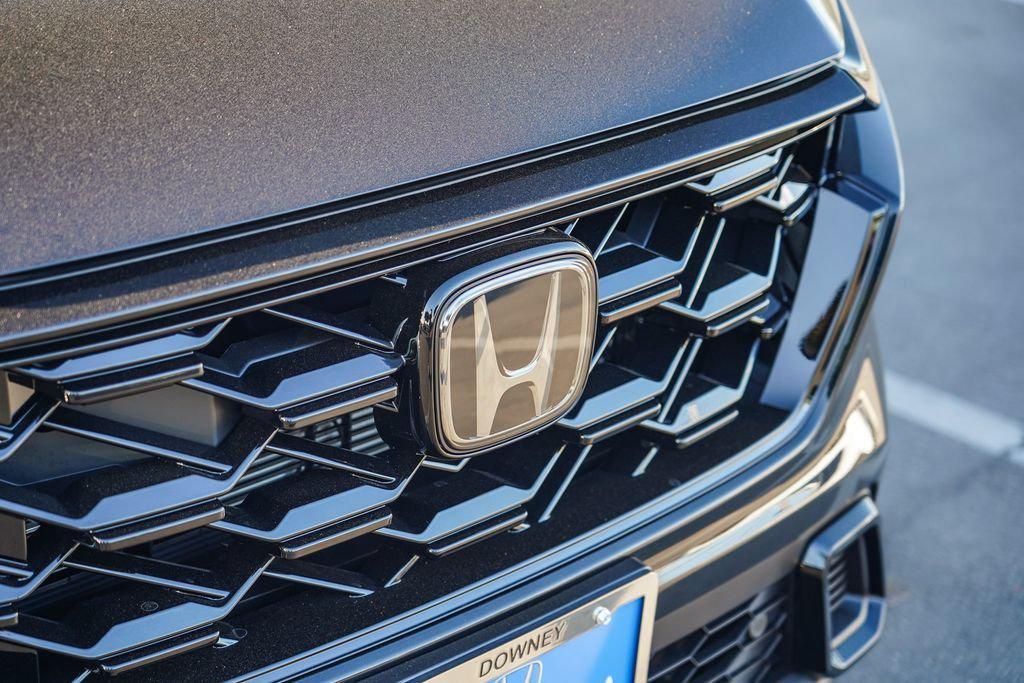 new 2026 Honda CR-V Hybrid car, priced at $40,175