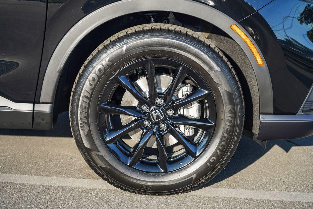 new 2026 Honda CR-V Hybrid car, priced at $40,175