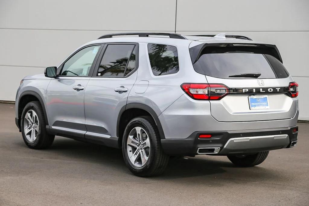 new 2026 Honda Pilot car, priced at $45,990