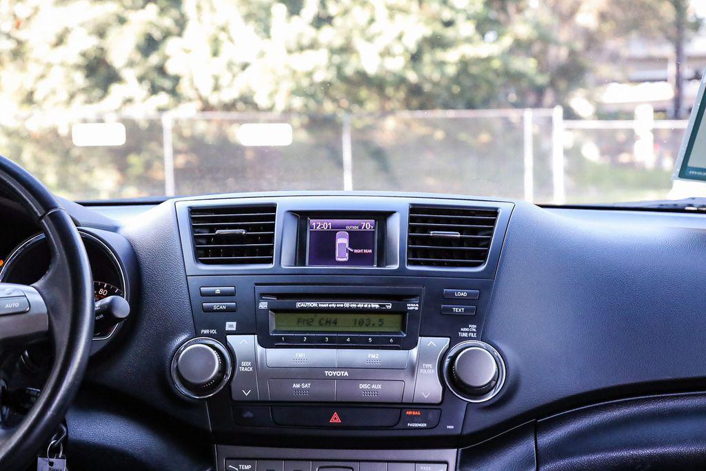 used 2008 Toyota Highlander car, priced at $9,998