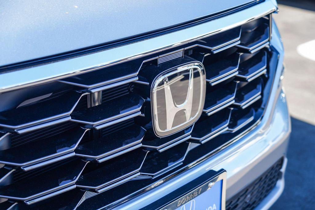 new 2025 Honda Pilot car, priced at $50,895