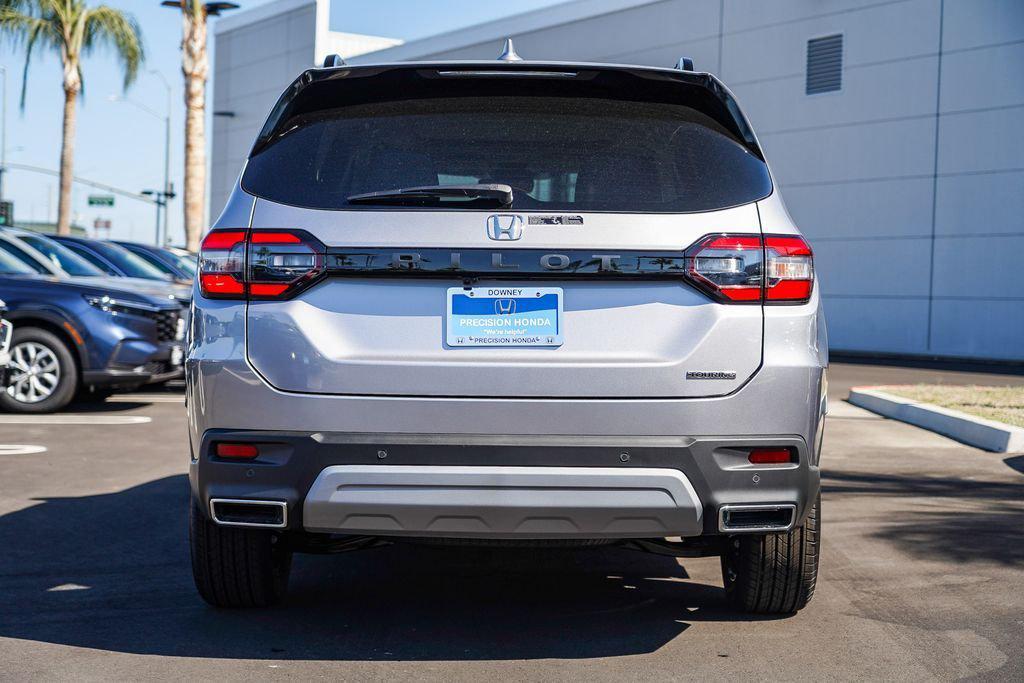 new 2025 Honda Pilot car, priced at $50,895