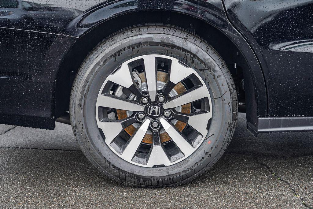 new 2026 Honda Odyssey car, priced at $44,290