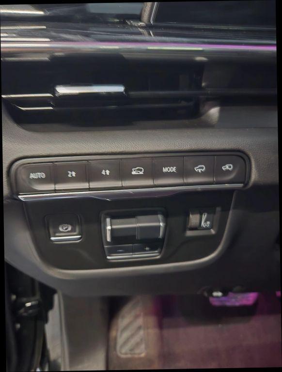 used 2022 Cadillac Escalade ESV car, priced at $47,497