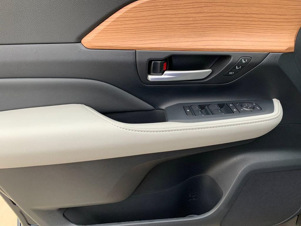 new 2026 Toyota Grand Highlander car