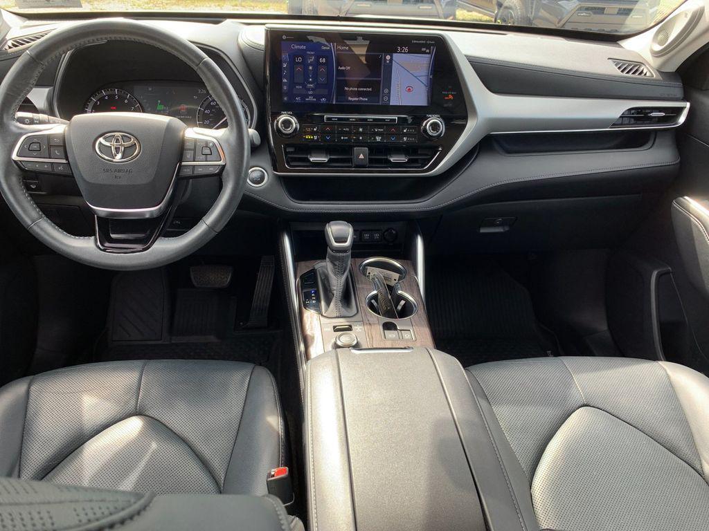 used 2020 Toyota Highlander car, priced at $35,988