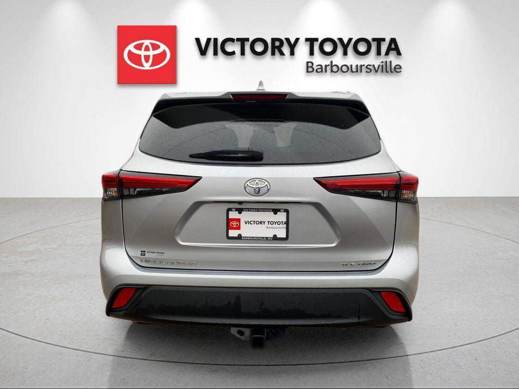 used 2022 Toyota Highlander car, priced at $32,988
