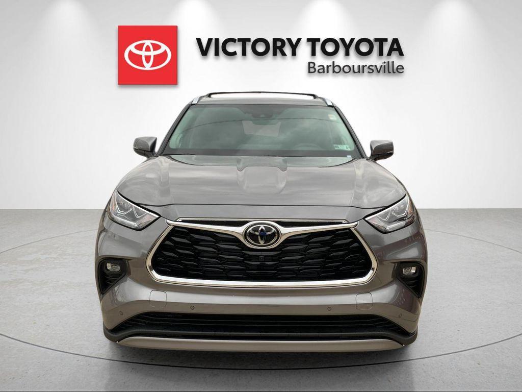 new 2026 Toyota Highlander Hybrid car