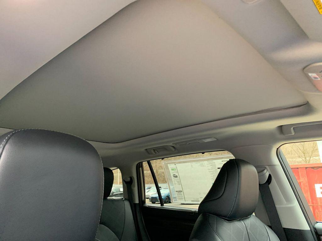 new 2026 Toyota Highlander Hybrid car