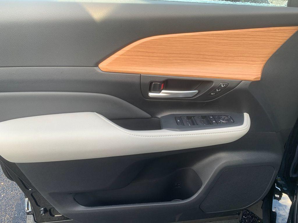 new 2026 Toyota Grand Highlander car