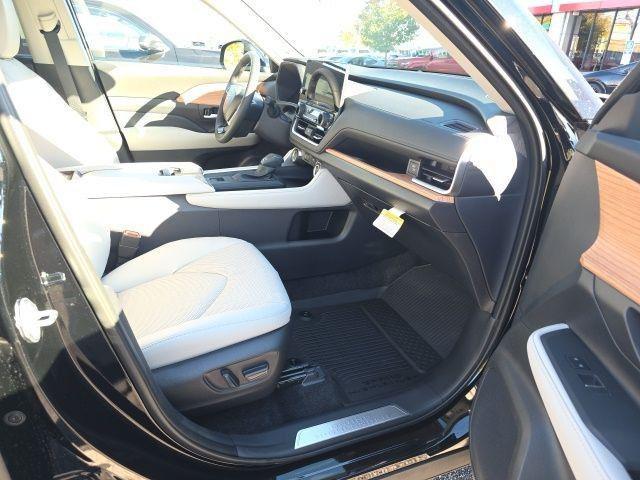 new 2026 Toyota Grand Highlander car