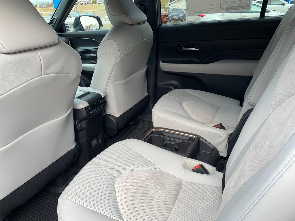 new 2026 Toyota Grand Highlander Hybrid car