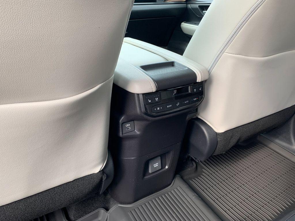 new 2026 Toyota Grand Highlander Hybrid car