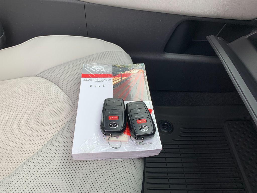 new 2026 Toyota Grand Highlander Hybrid car