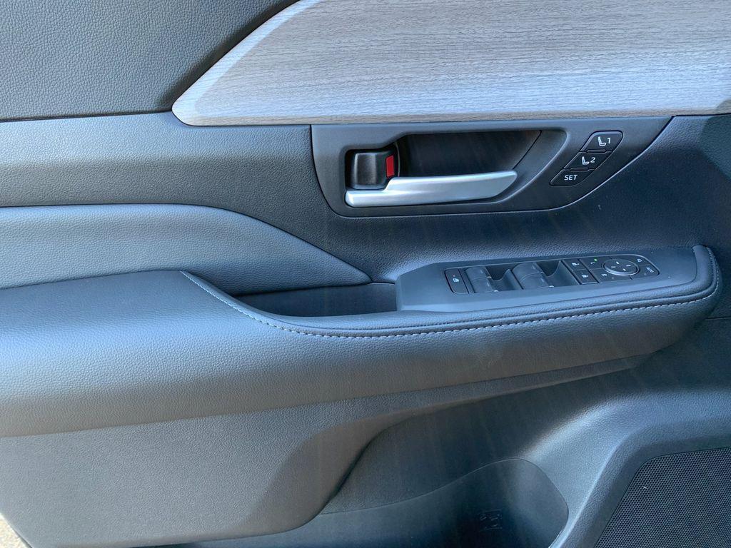 new 2026 Toyota Grand Highlander Hybrid car