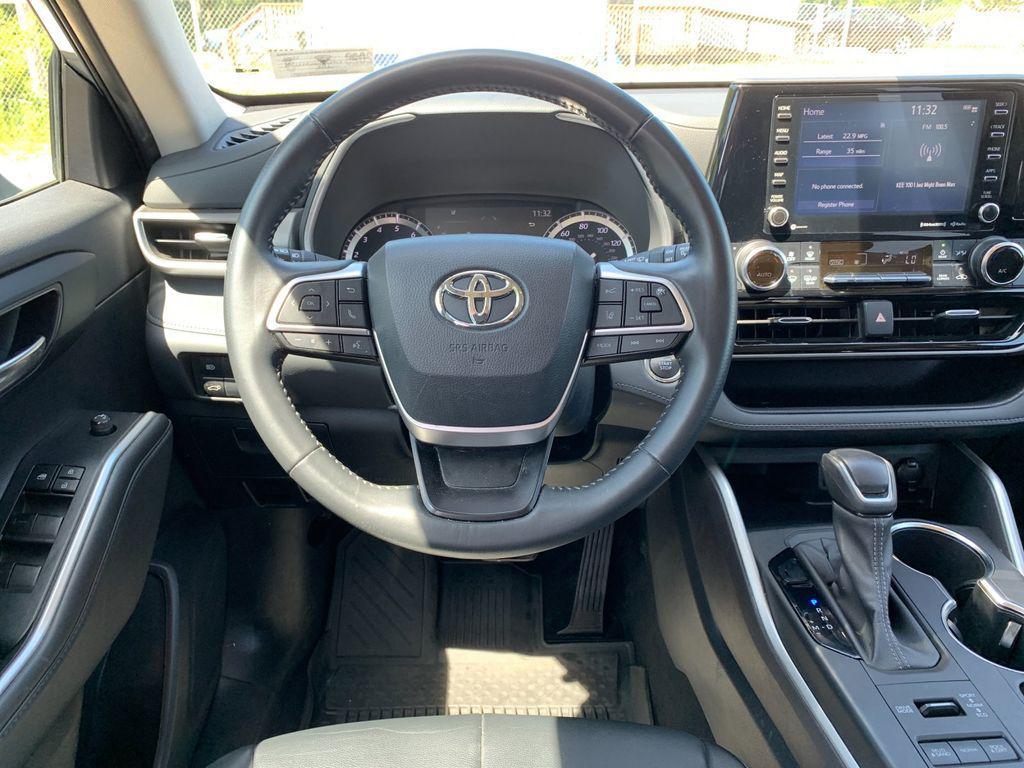 used 2022 Toyota Highlander car, priced at $33,588