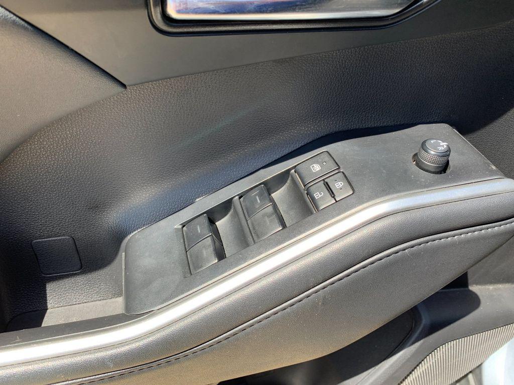 used 2022 Toyota Highlander car, priced at $33,588
