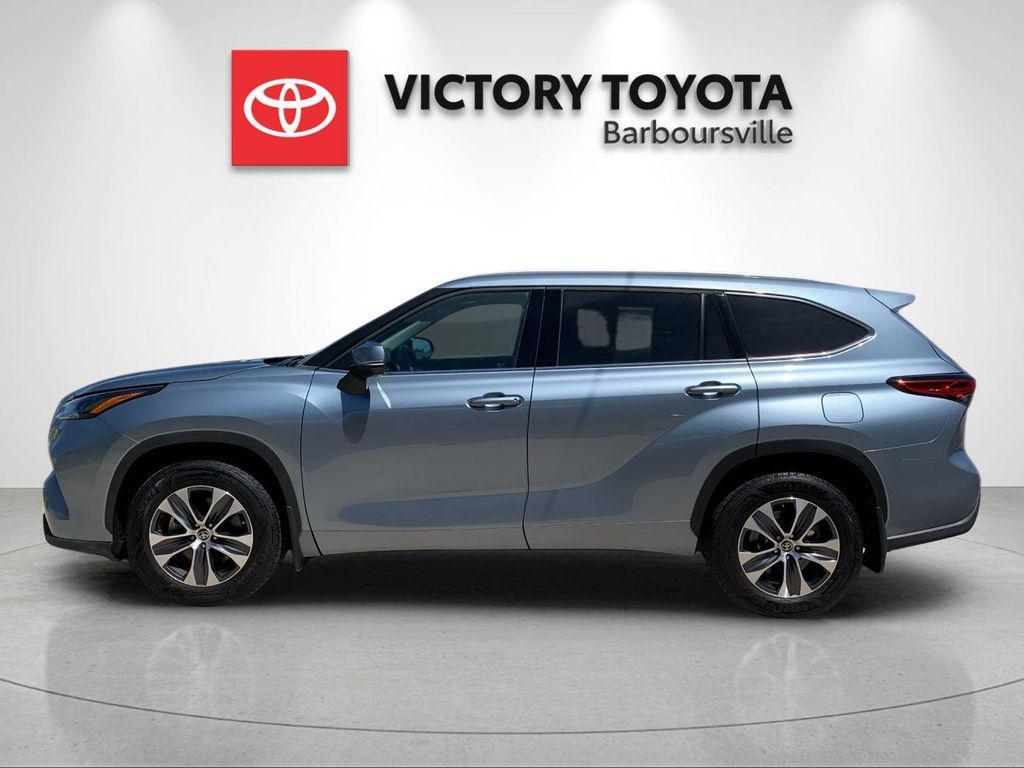 used 2022 Toyota Highlander car, priced at $33,588