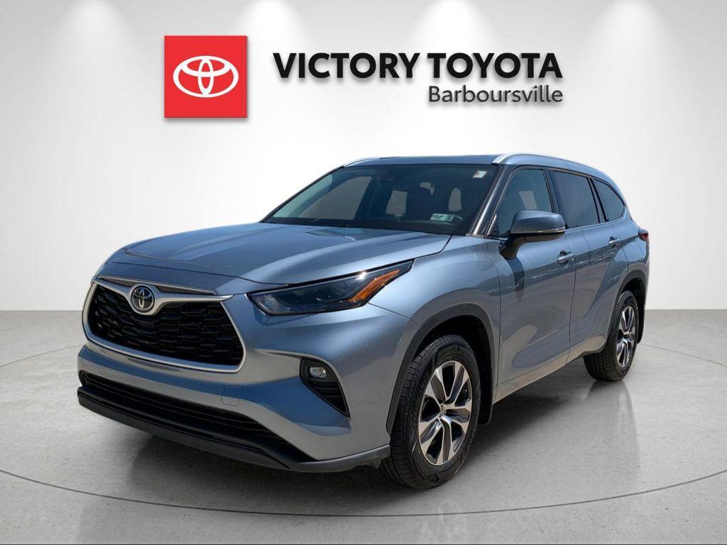 used 2022 Toyota Highlander car, priced at $33,588