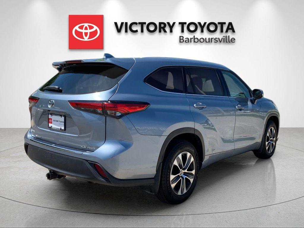used 2022 Toyota Highlander car, priced at $33,588