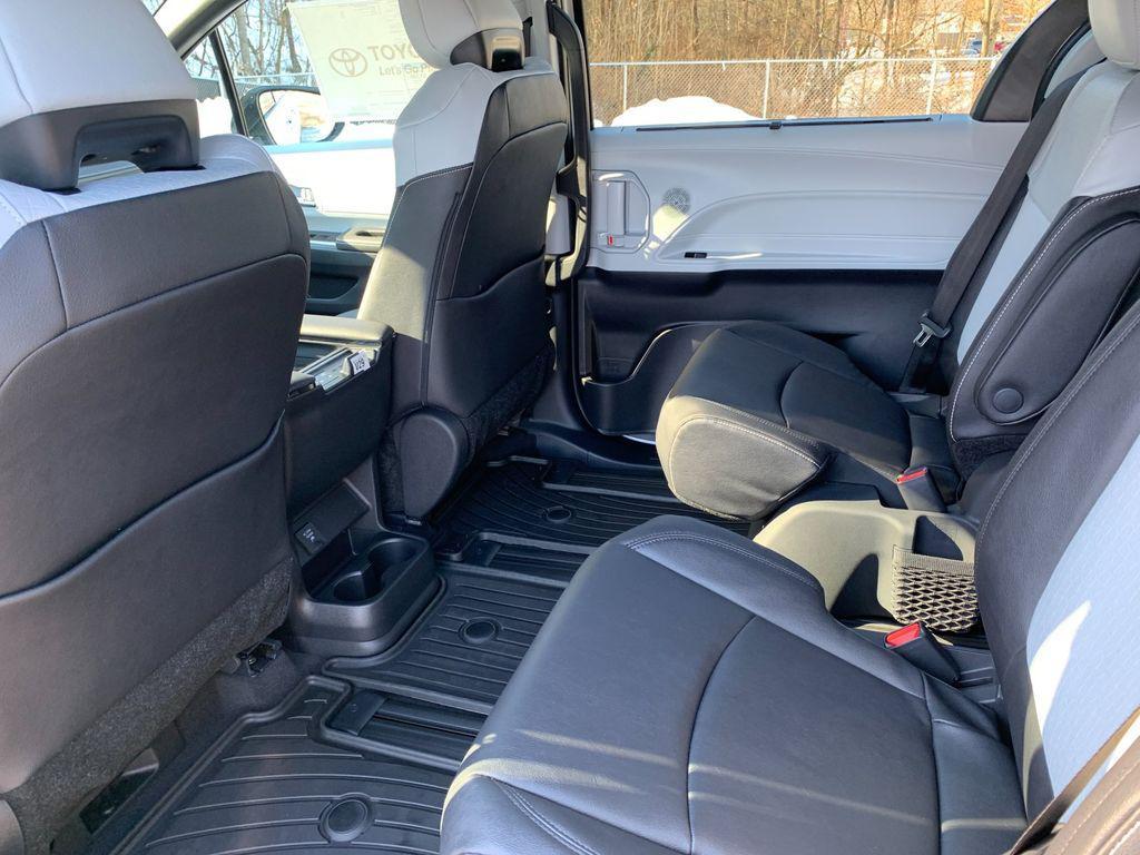 new 2026 Toyota Sienna car