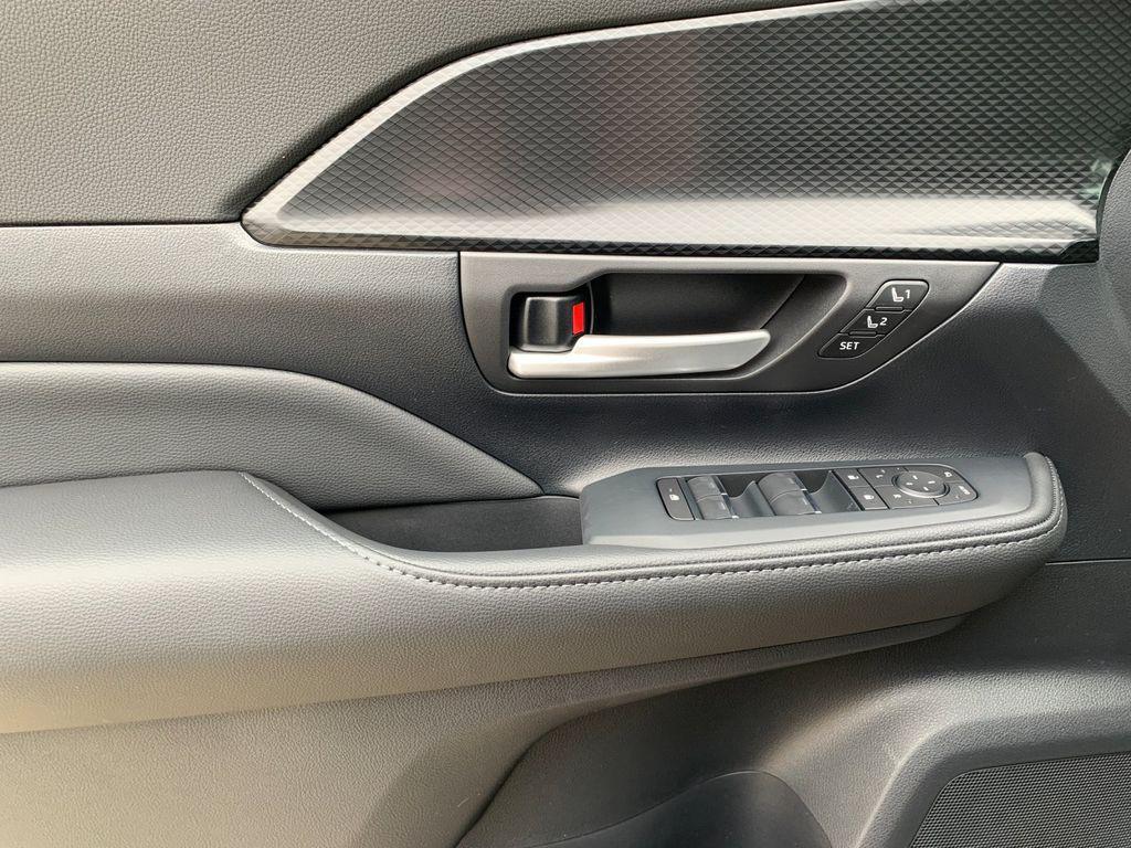 new 2026 Toyota Grand Highlander Hybrid car