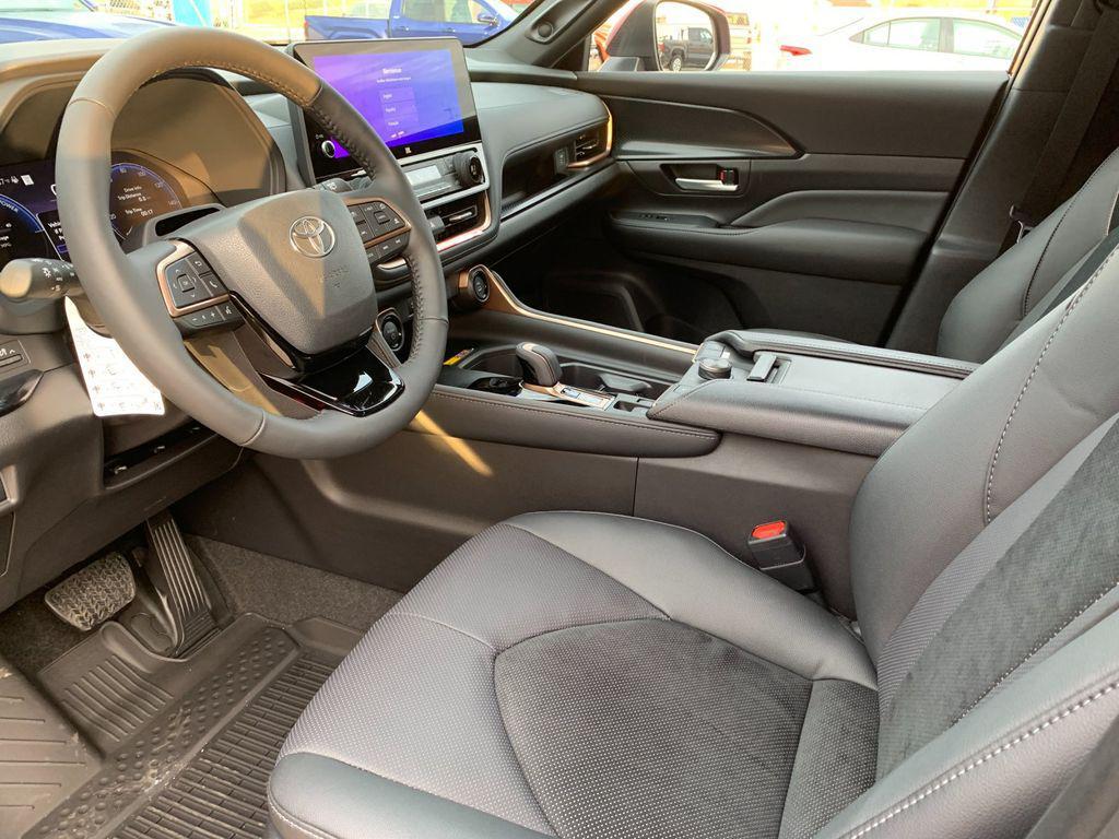 new 2026 Toyota Grand Highlander Hybrid car