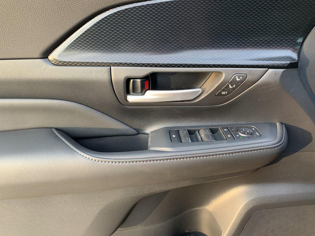 new 2026 Toyota Grand Highlander Hybrid car