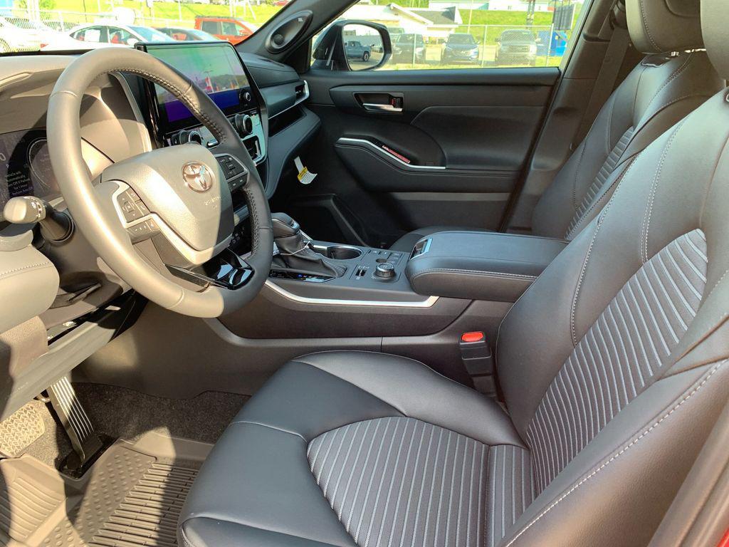new 2026 Toyota Highlander car, priced at $51,673