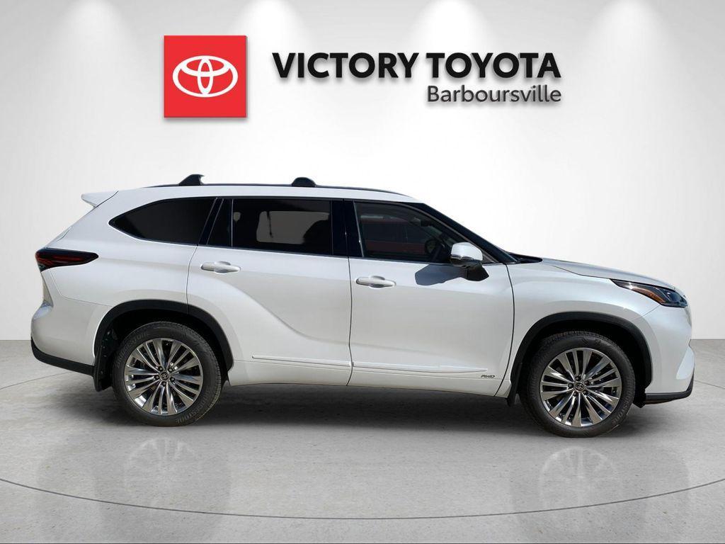 new 2026 Toyota Highlander Hybrid car, priced at $58,418