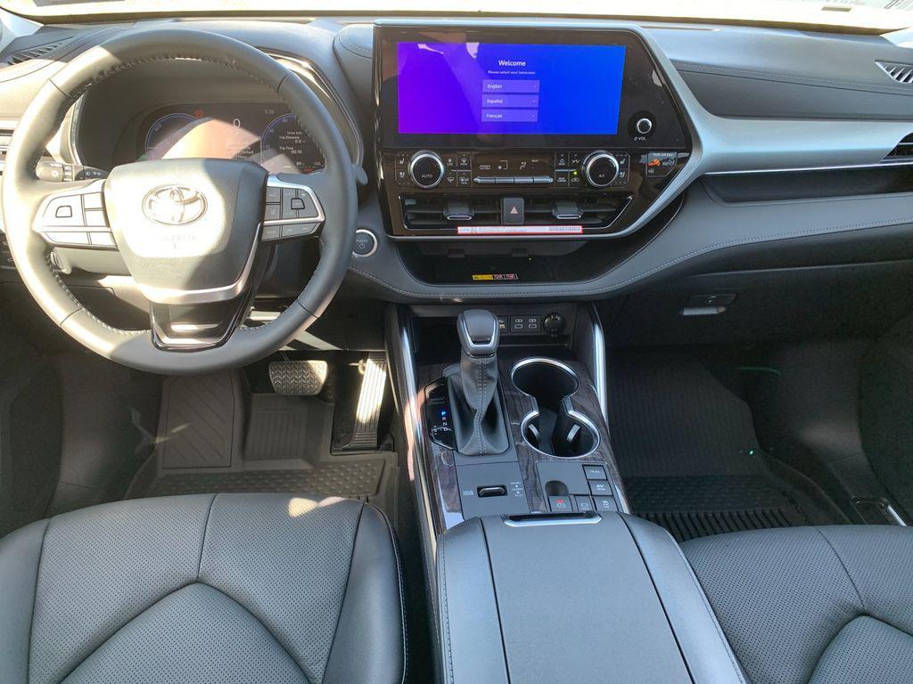 new 2026 Toyota Highlander Hybrid car, priced at $58,418