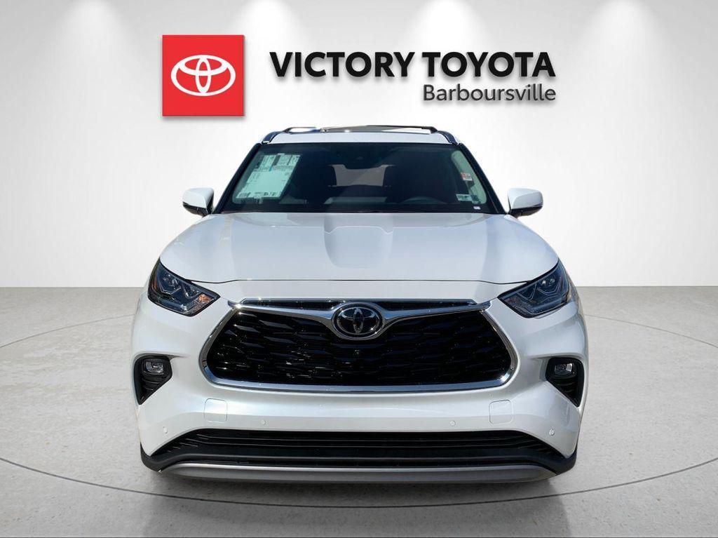 new 2026 Toyota Highlander Hybrid car, priced at $58,418