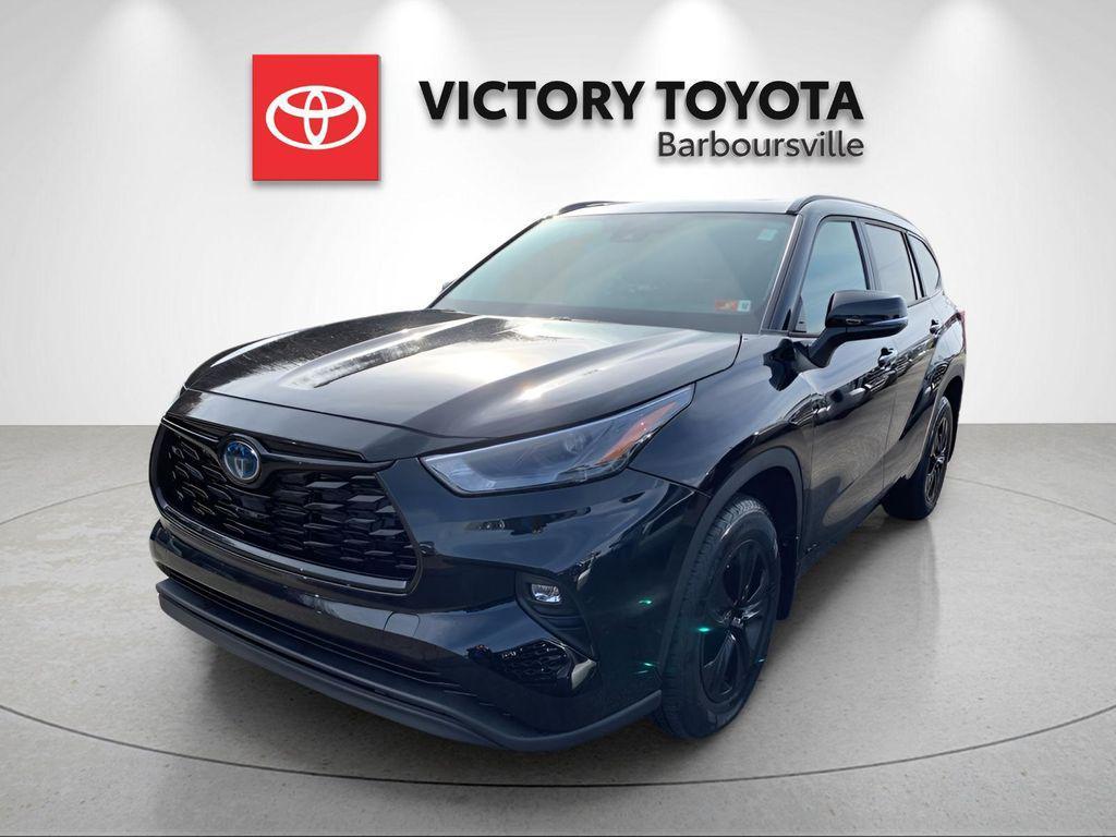 used 2024 Toyota Highlander Hybrid car, priced at $41,988