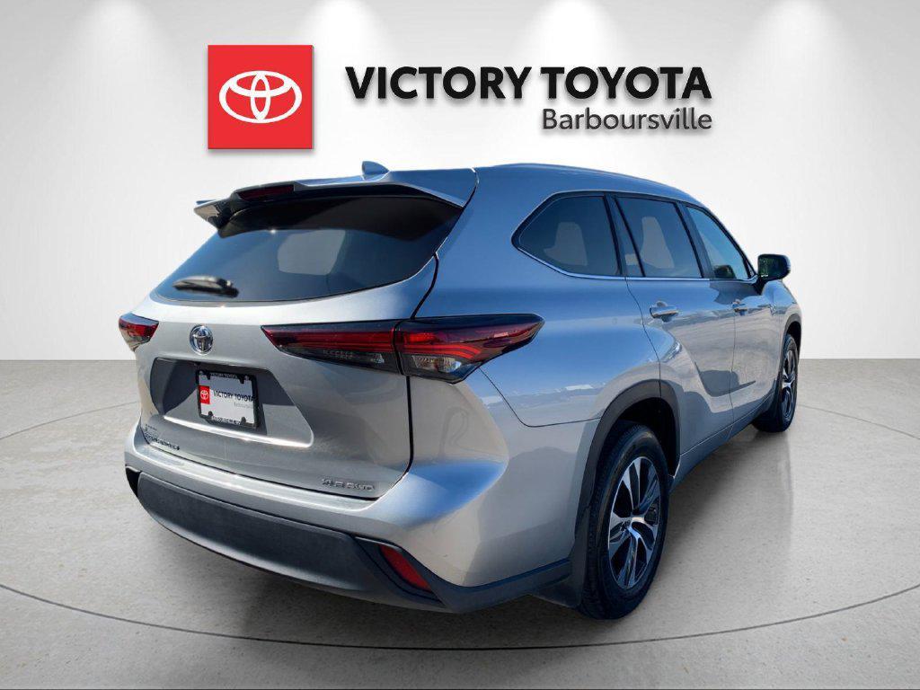 used 2025 Toyota Highlander car, priced at $43,588