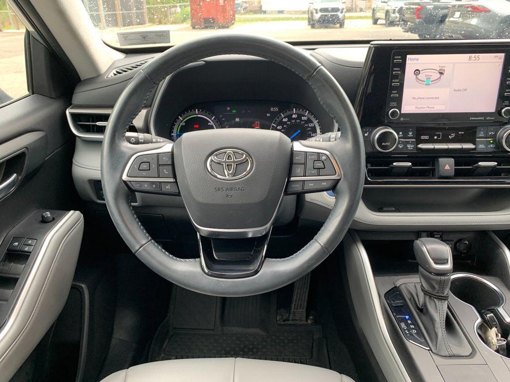 used 2021 Toyota Highlander Hybrid car, priced at $33,588