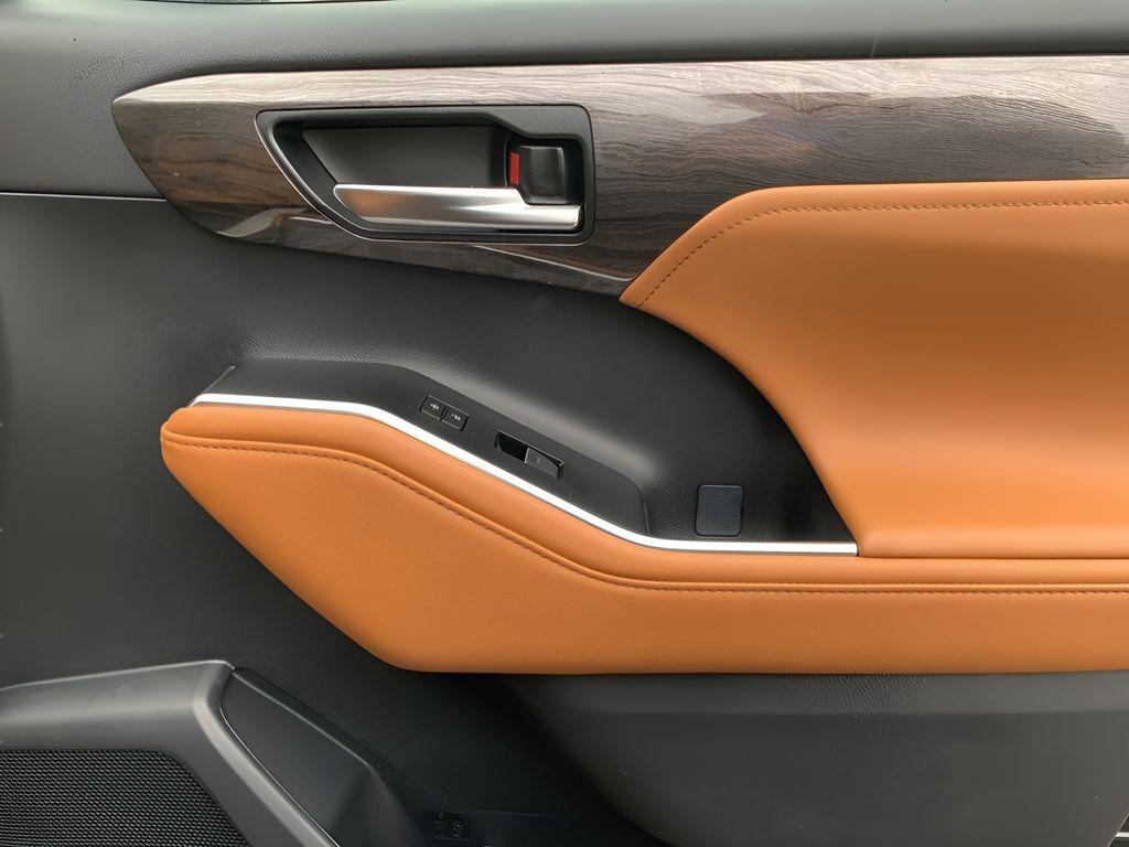 new 2026 Toyota Highlander car, priced at $52,954