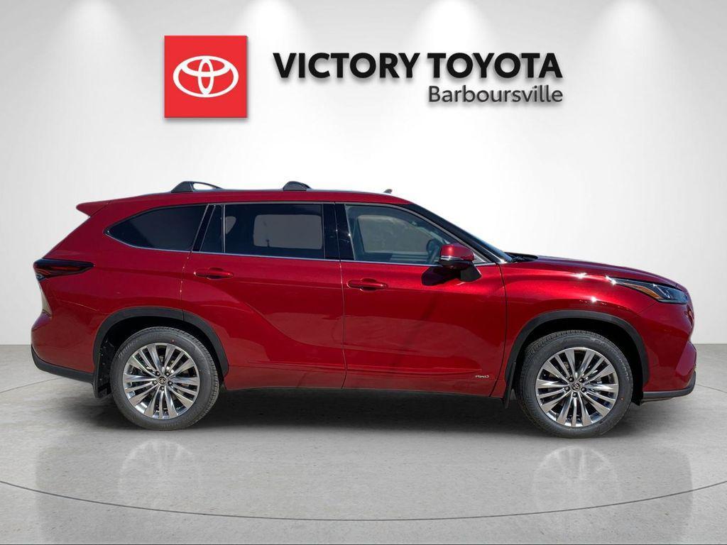 new 2026 Toyota Highlander Hybrid car