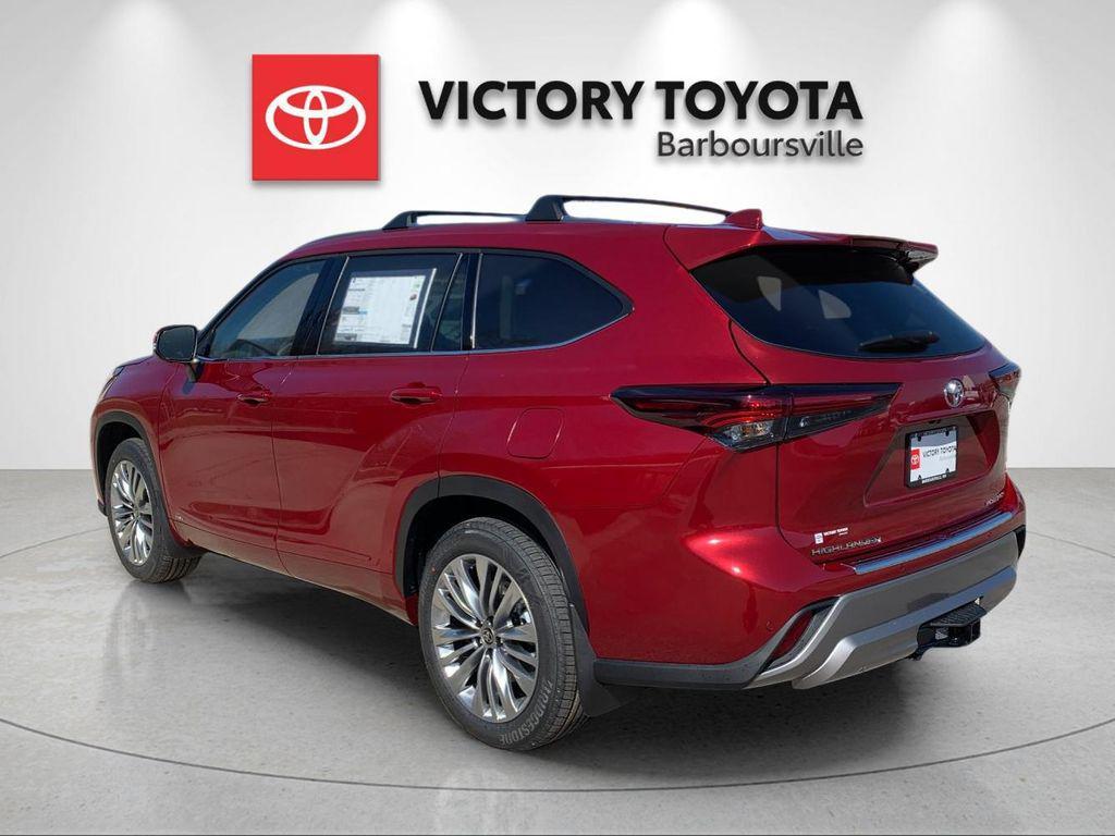 new 2026 Toyota Highlander Hybrid car