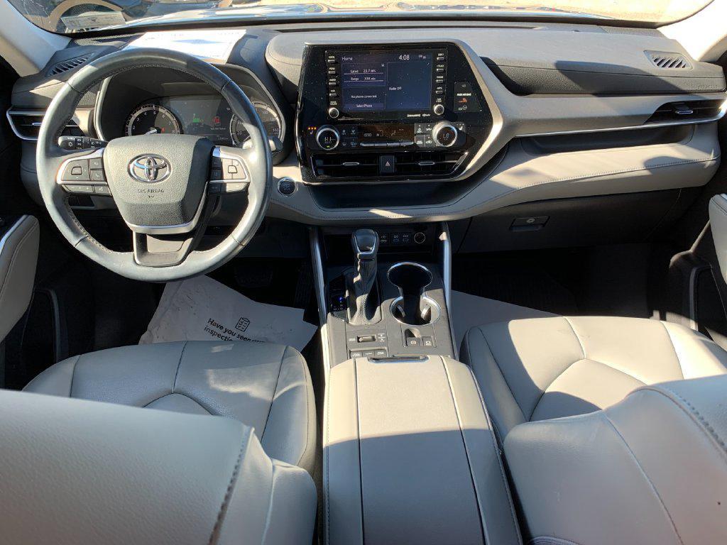 used 2022 Toyota Highlander car, priced at $35,588