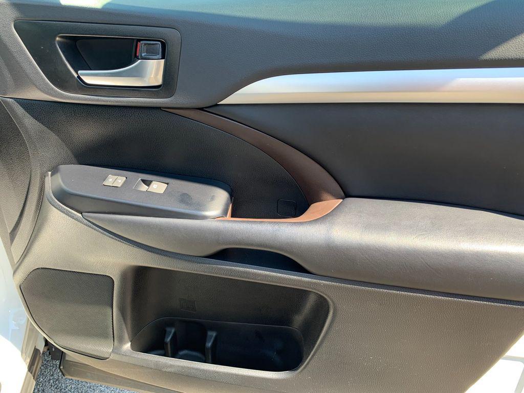 used 2019 Toyota Highlander car, priced at $25,988