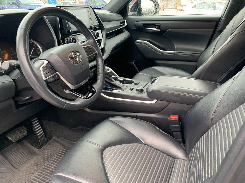 used 2022 Toyota Highlander car, priced at $32,588