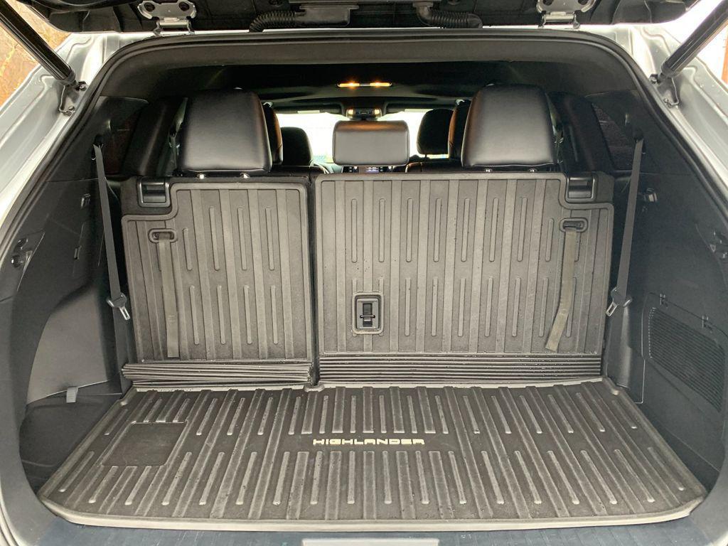 used 2022 Toyota Highlander car, priced at $32,588