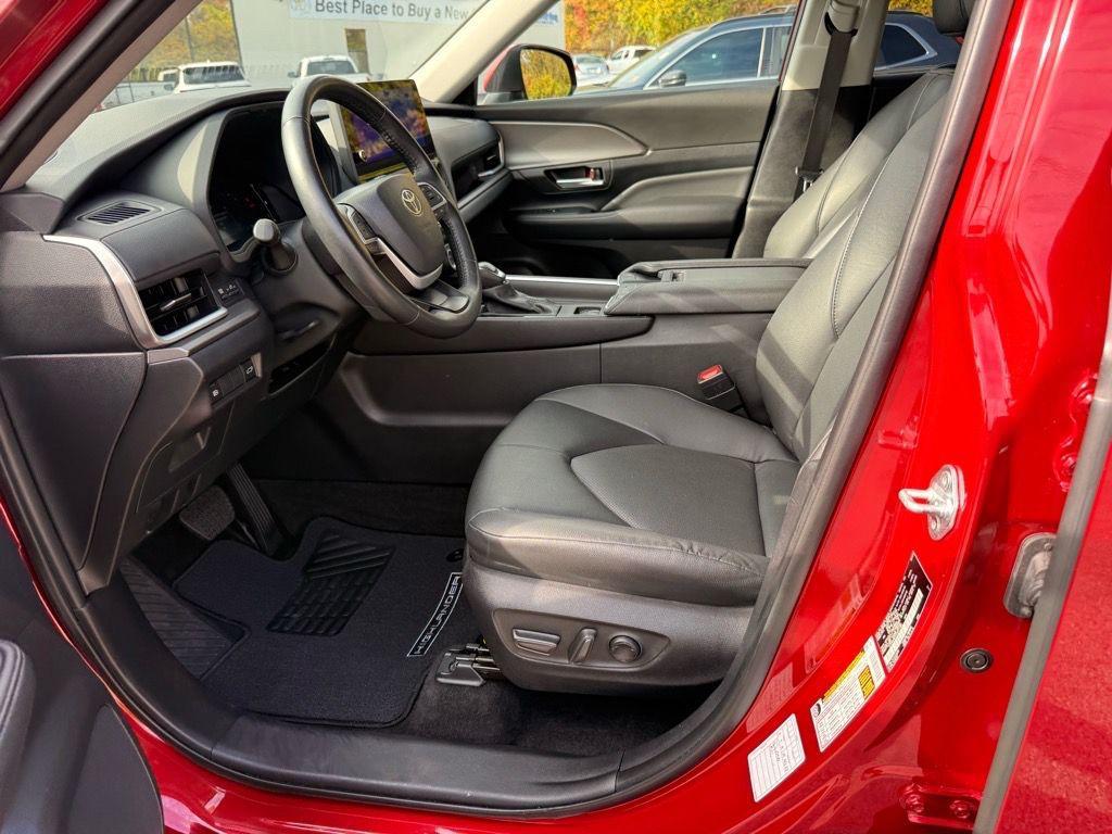 used 2024 Toyota Grand Highlander car, priced at $44,988