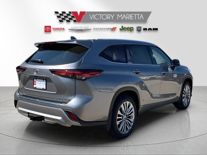 new 2025 Toyota Highlander car