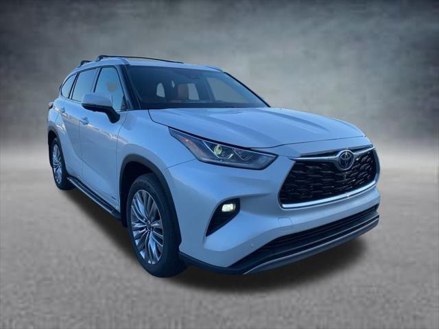 new 2025 Toyota Highlander Hybrid car, priced at $58,216