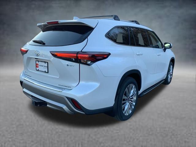 new 2025 Toyota Highlander Hybrid car, priced at $58,216