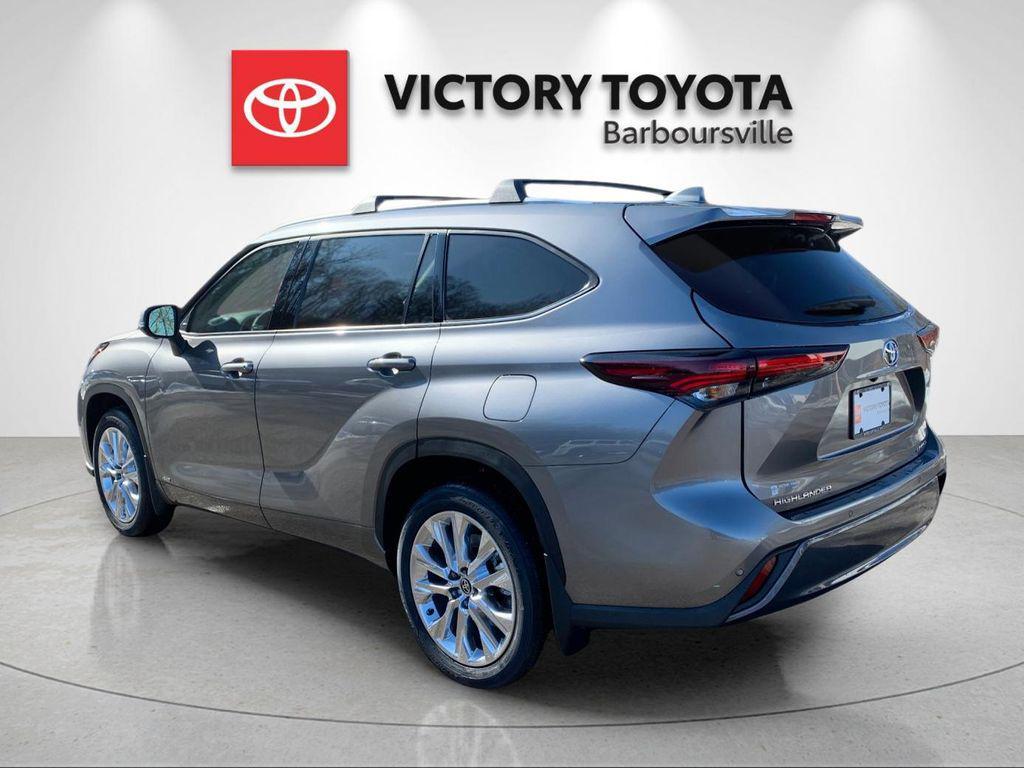 new 2026 Toyota Highlander Hybrid car