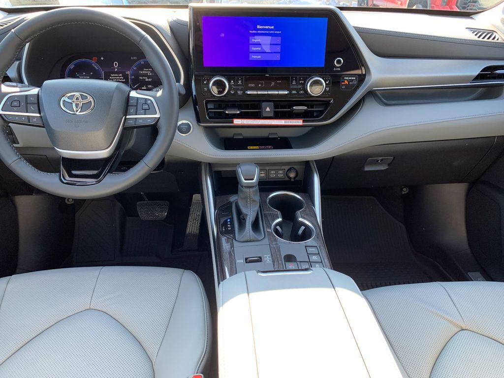 new 2026 Toyota Highlander Hybrid car