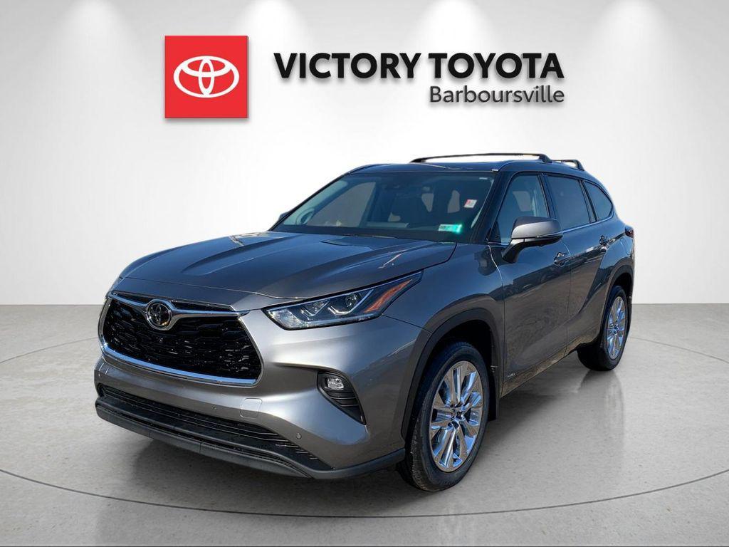 new 2026 Toyota Highlander Hybrid car