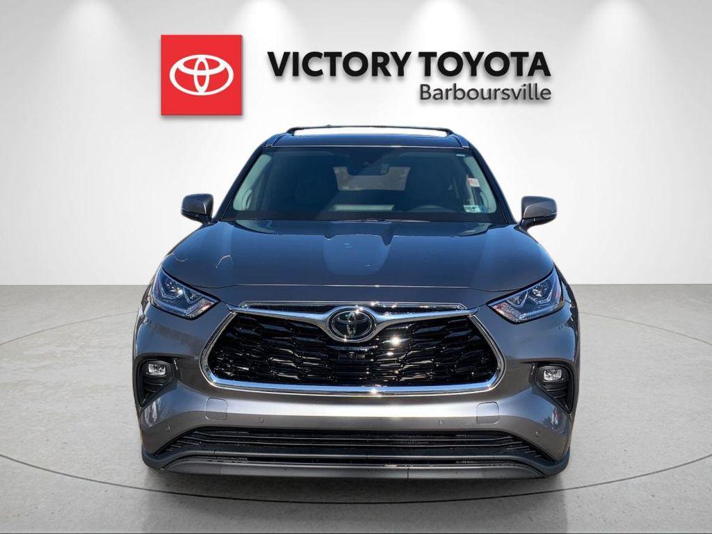 new 2026 Toyota Highlander Hybrid car